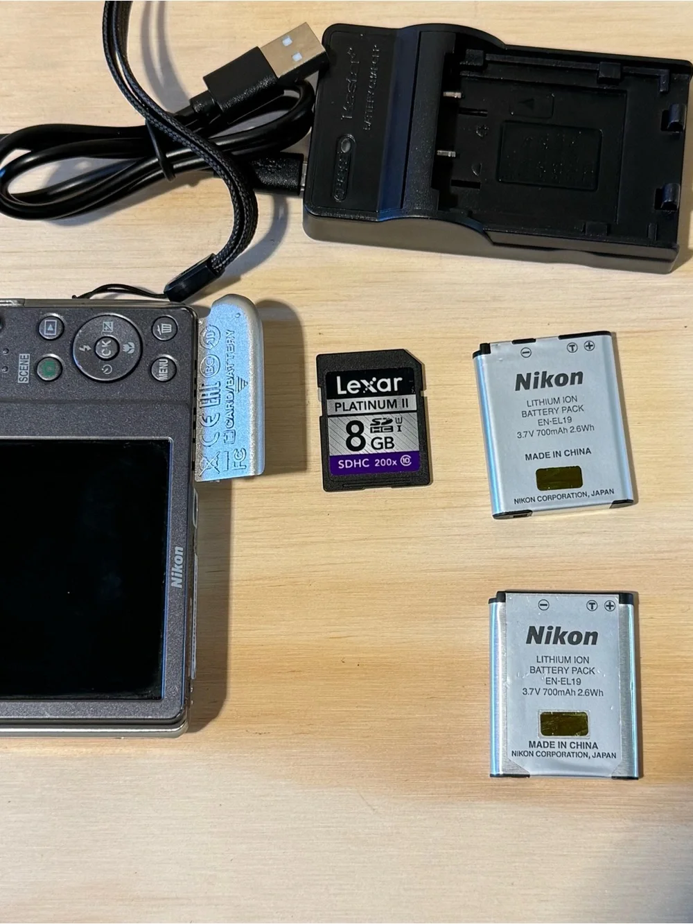 Nikon COOLPIX S3700 20.1MP Silver Digital Camera Tested Good w/Bat-Char-SDCard!